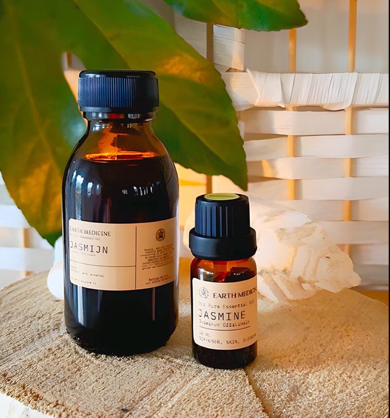 Jasmijn Essentiële Olie – 100% Biologisch en Duurzaam geoogst uit India (10ml) - Afbeelding 2