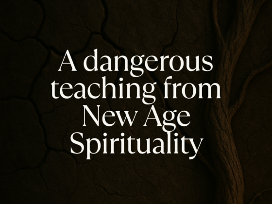 Afbeelding met de tekst ‘A dangerous teaching from New Age Spirituality’ op een donkere achtergrond met boomstructuur.